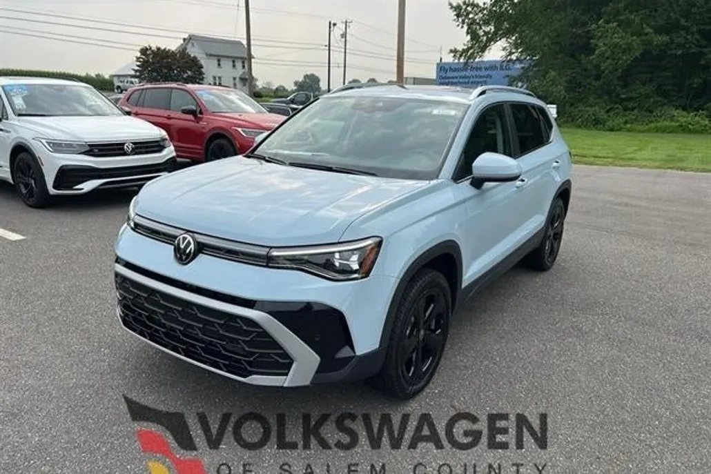 2025 Volkswagen Taos SEL photo 1