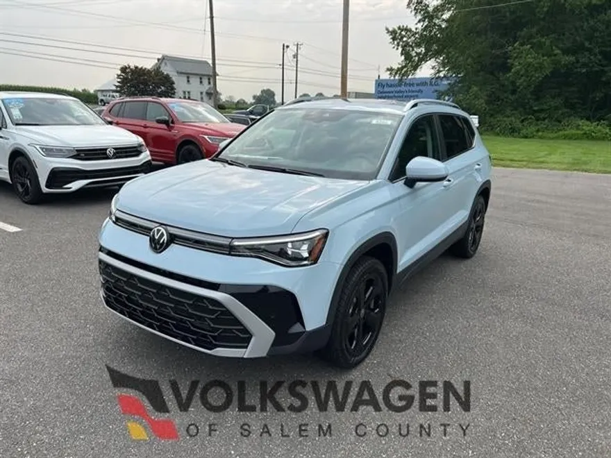 2025 Volkswagen Taos SEL photo 1