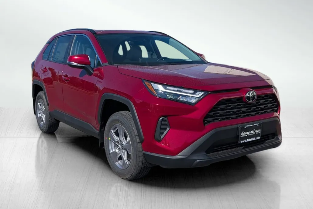 2025 Toyota RAV4 XLE photo 1