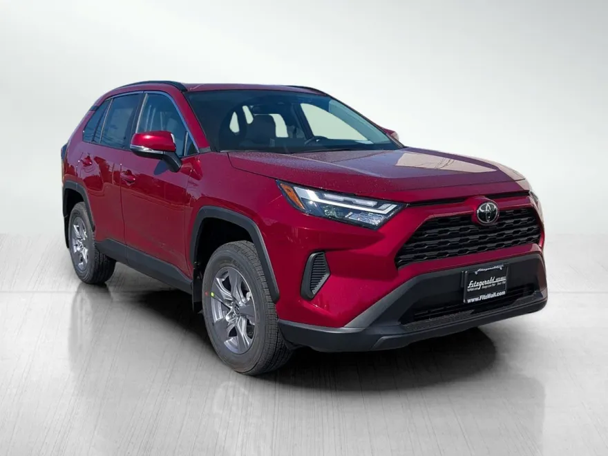 2025 Toyota RAV4 XLE photo 1
