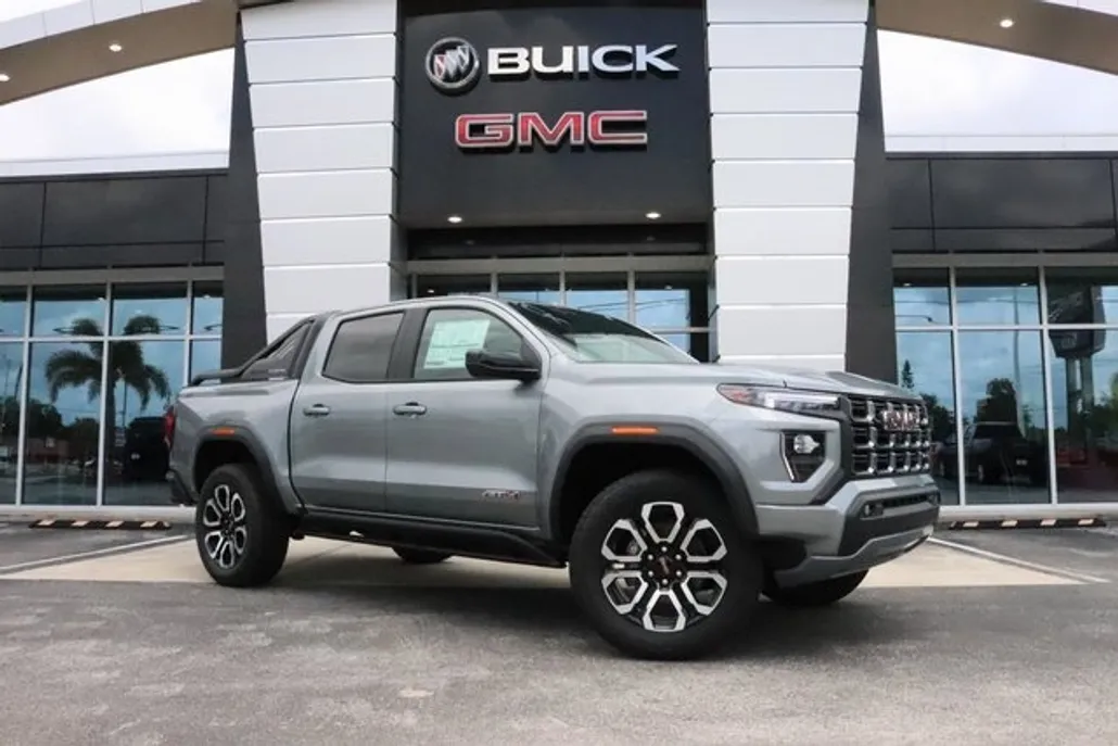 2025 Gmc Canyon AT4 photo 1