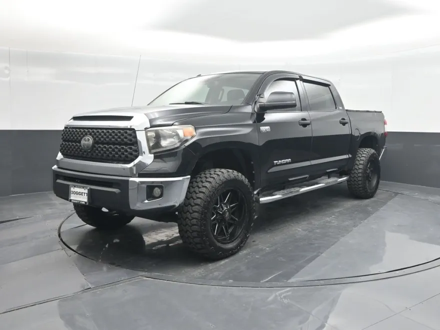 2018 Toyota Tundra SR5 photo 1