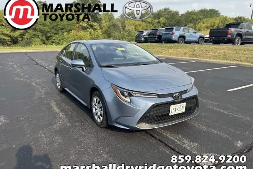 2022 Toyota Corolla LE photo 1