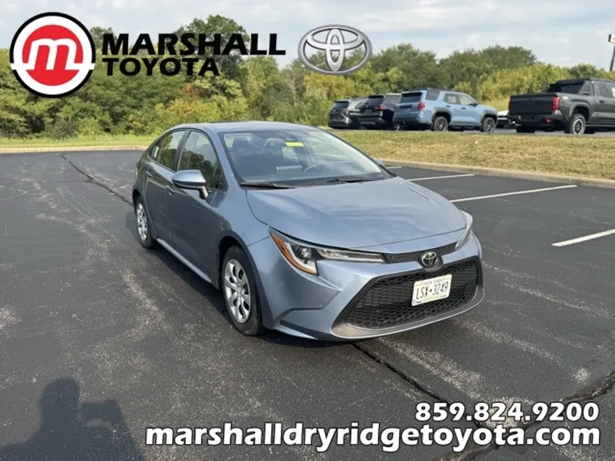 2022 Toyota Corolla LE photo 1