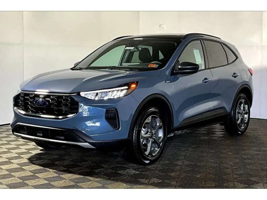 2025 Ford Escape ST-Line photo 1