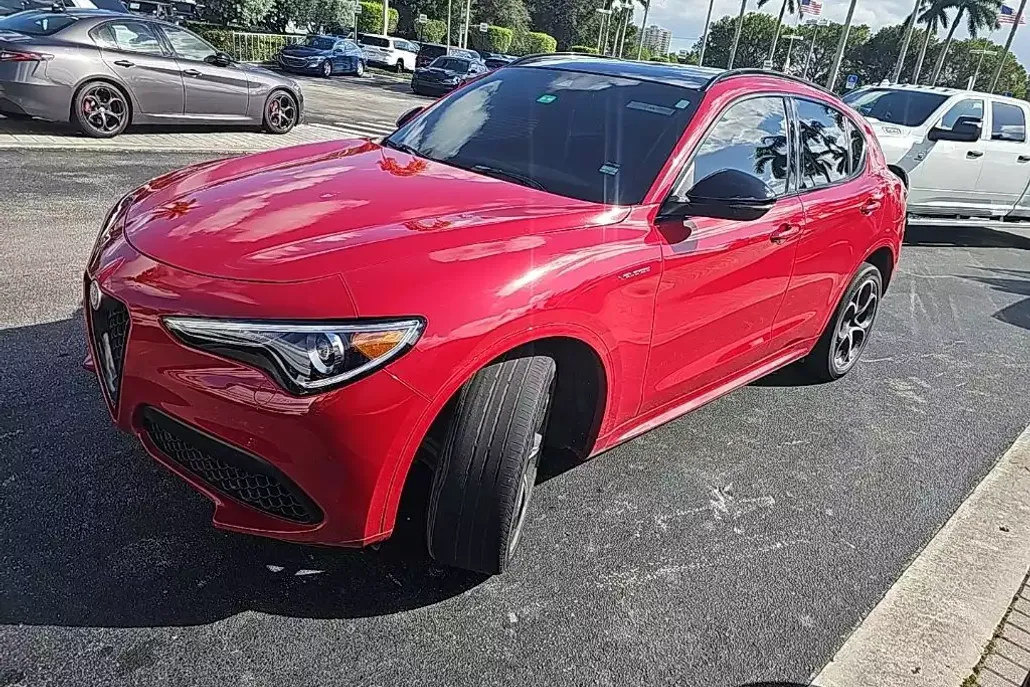 2022 Alfa Romeo Stelvio Ti Sport photo 1