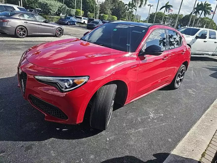 2022 Alfa Romeo Stelvio Ti Sport photo 1