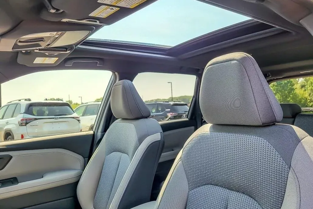 2025 Subaru Forester Premium photo 1