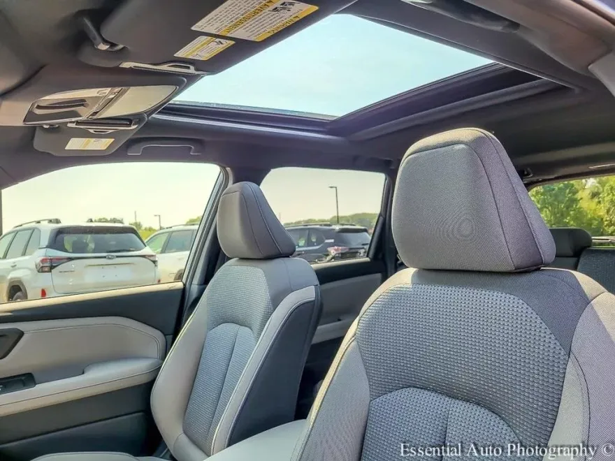 2025 Subaru Forester Premium photo 1