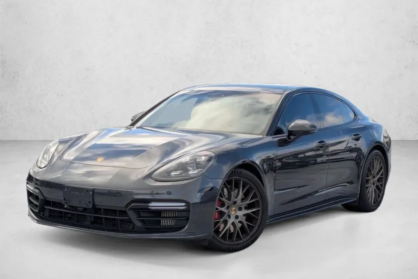 2020 Porsche Panamera GTS photo 1