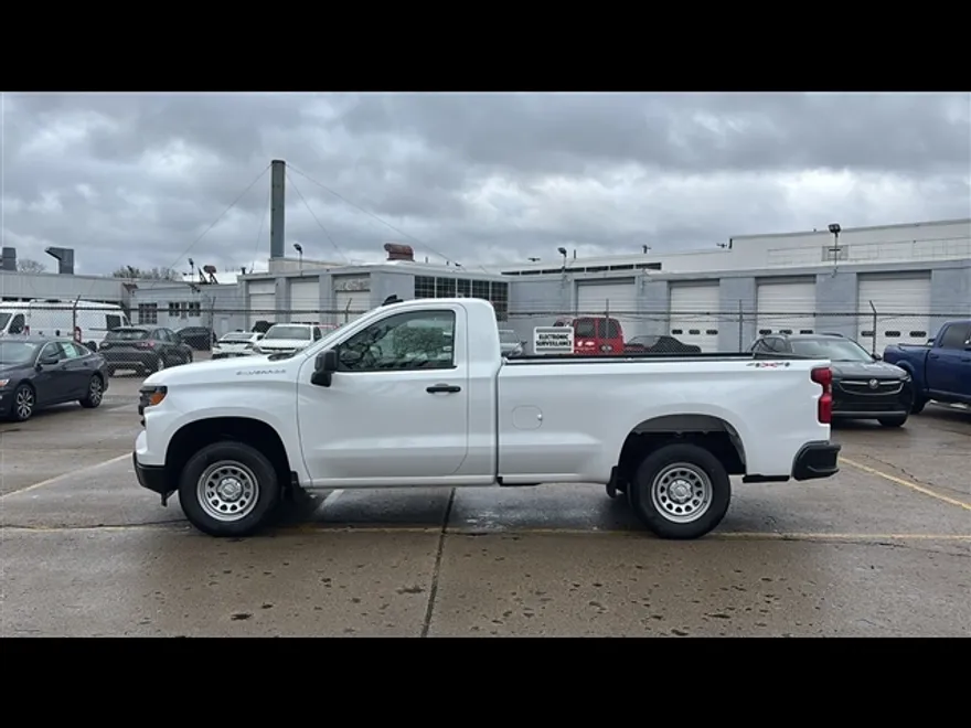 2025 Chevrolet Silverado 1500 photo 1
