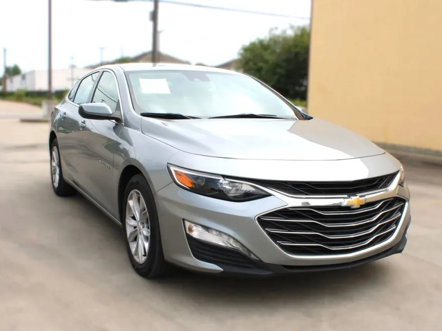 2024 Chevrolet Malibu 1LT photo 1