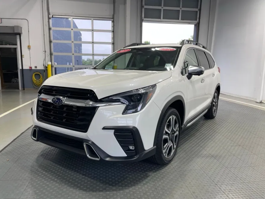 2023 Subaru Ascent Touring photo 1