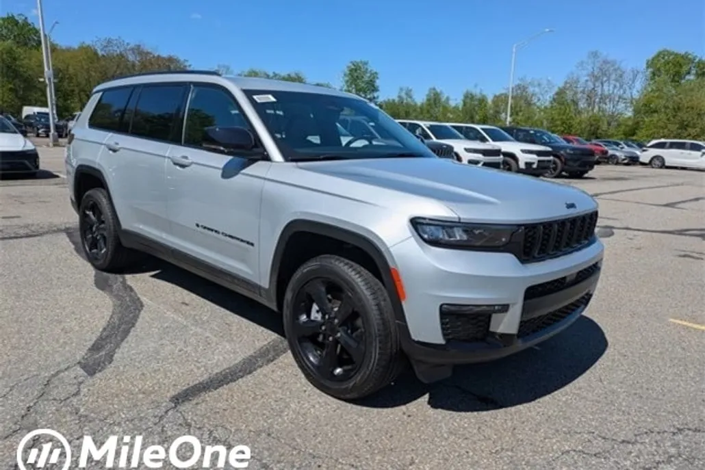 2025 Jeep Grand Cherokee L photo 1