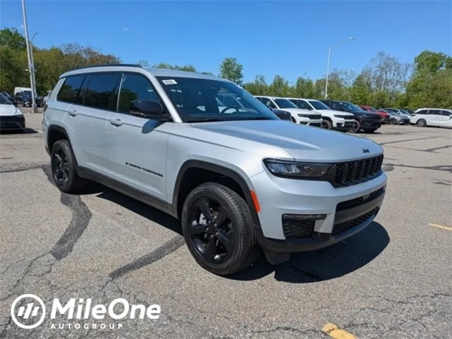 2025 Jeep Grand Cherokee L photo 1