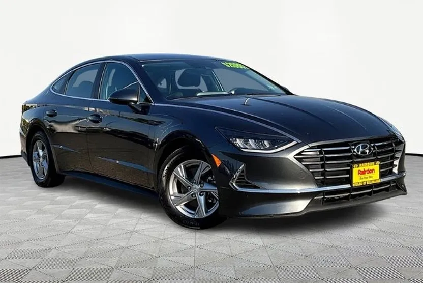 2022 Hyundai Sonata SE photo 1