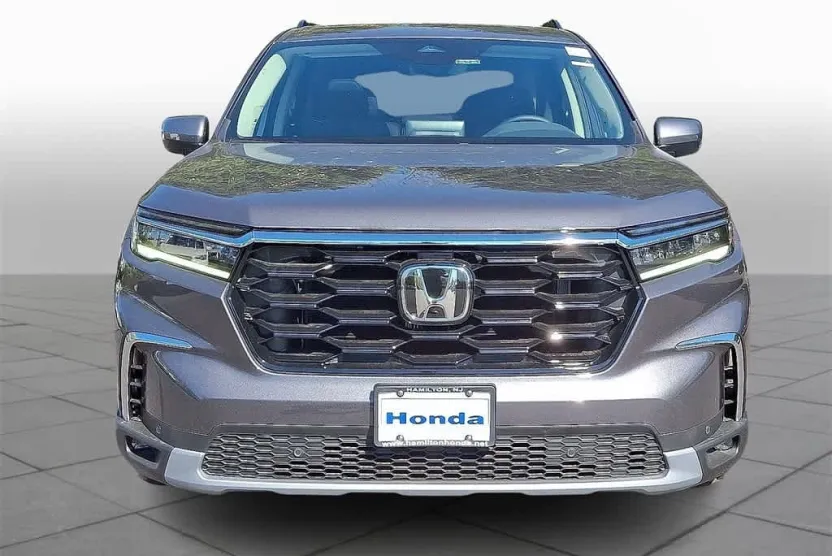 2025 Honda Pilot Touring photo 1