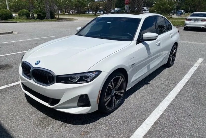 2023 Bmw 330e photo 1