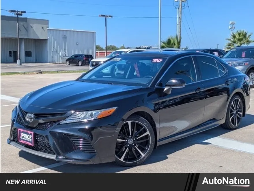 2020 Toyota Camry XSE photo 1