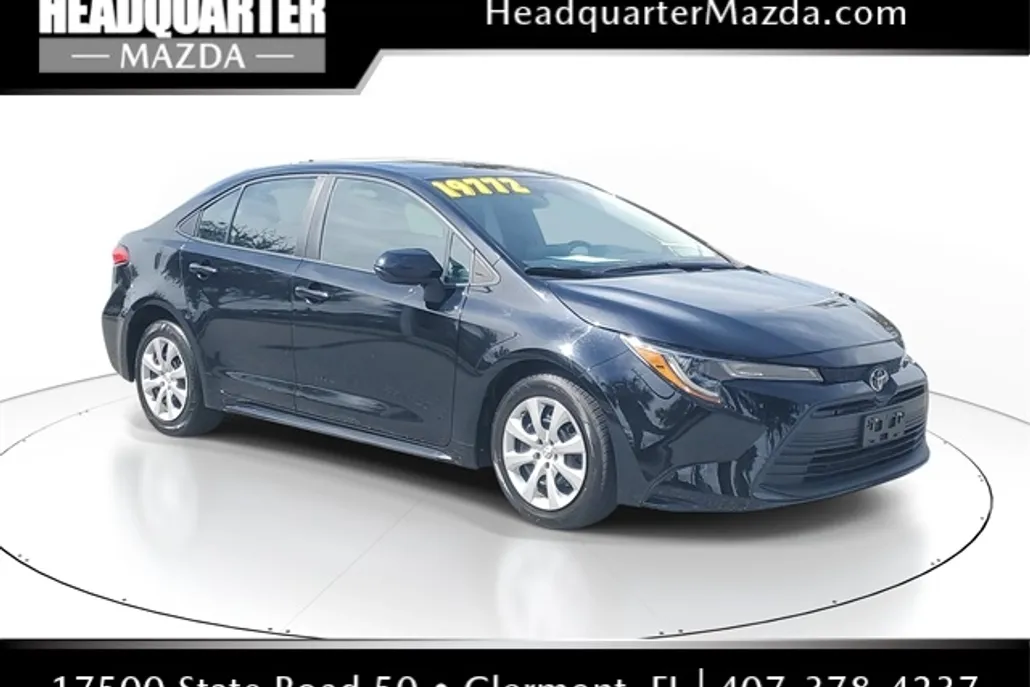 2023 Toyota Corolla LE photo 1