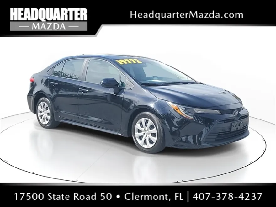 2023 Toyota Corolla LE photo 1