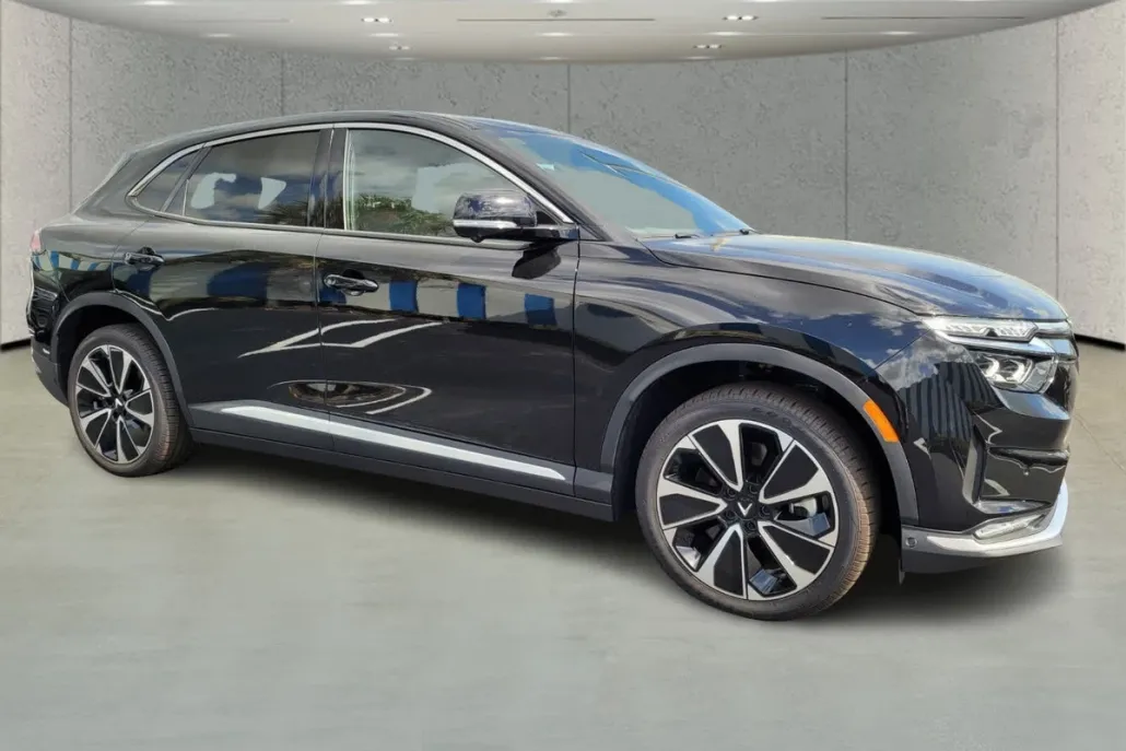 2025 Vinfast VF 8 8 photo 1