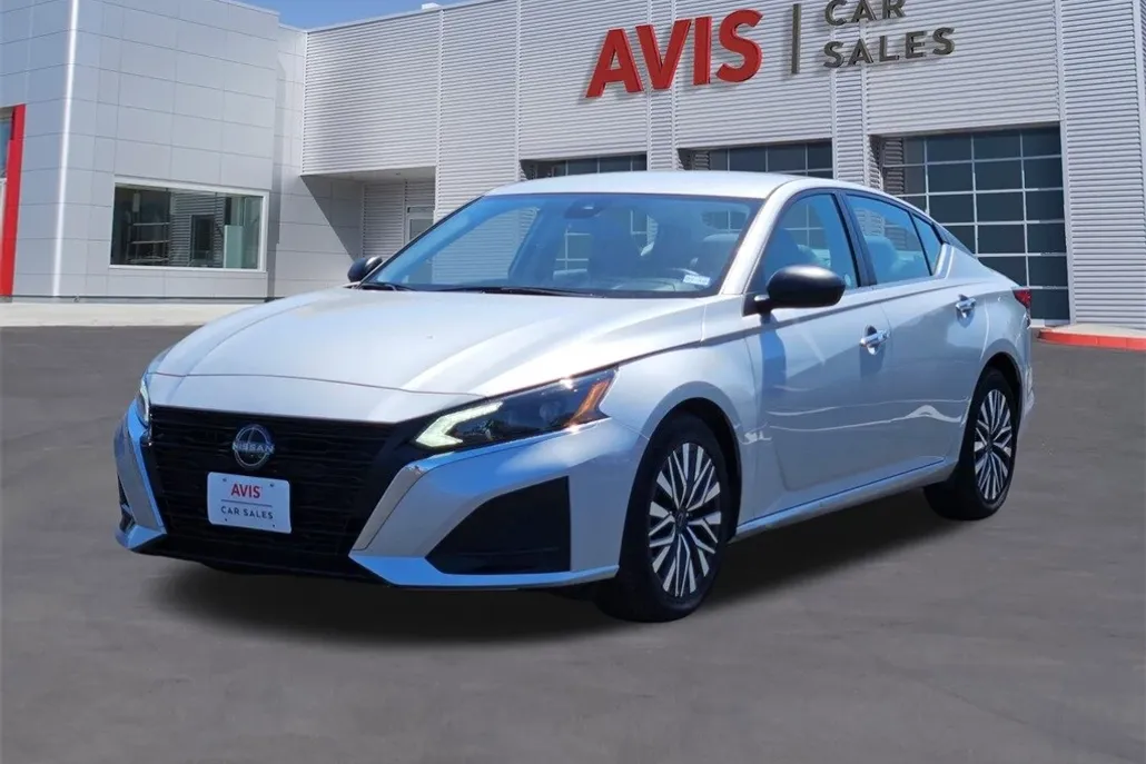 2024 Nissan Altima 2.5 SV photo 1