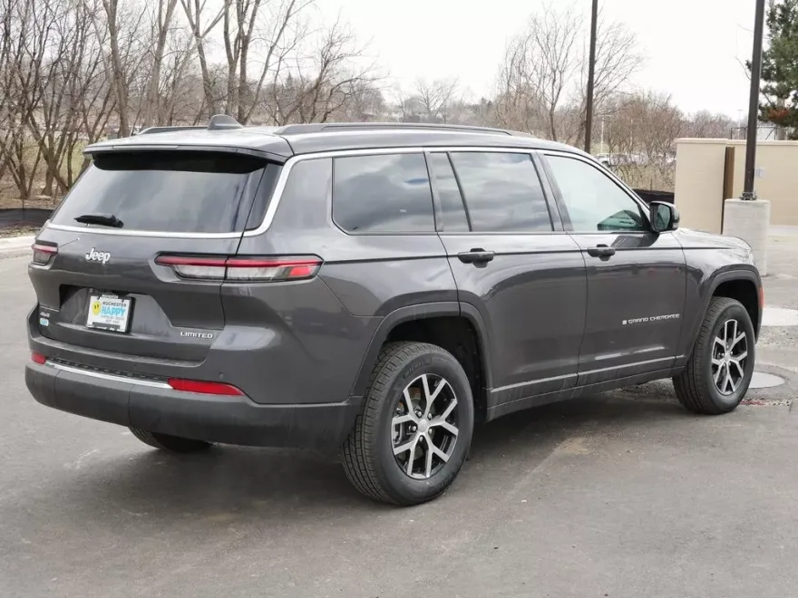 2025 Jeep Grand Cherokee Limited photo 1