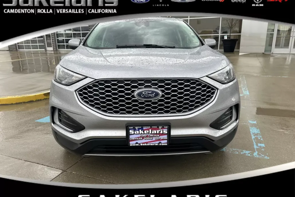 2023 Ford Edge Titanium photo 1