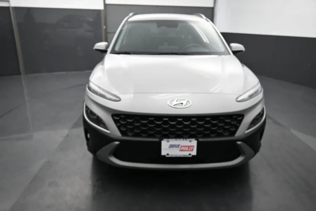 2023 Hyundai Kona SEL photo 1