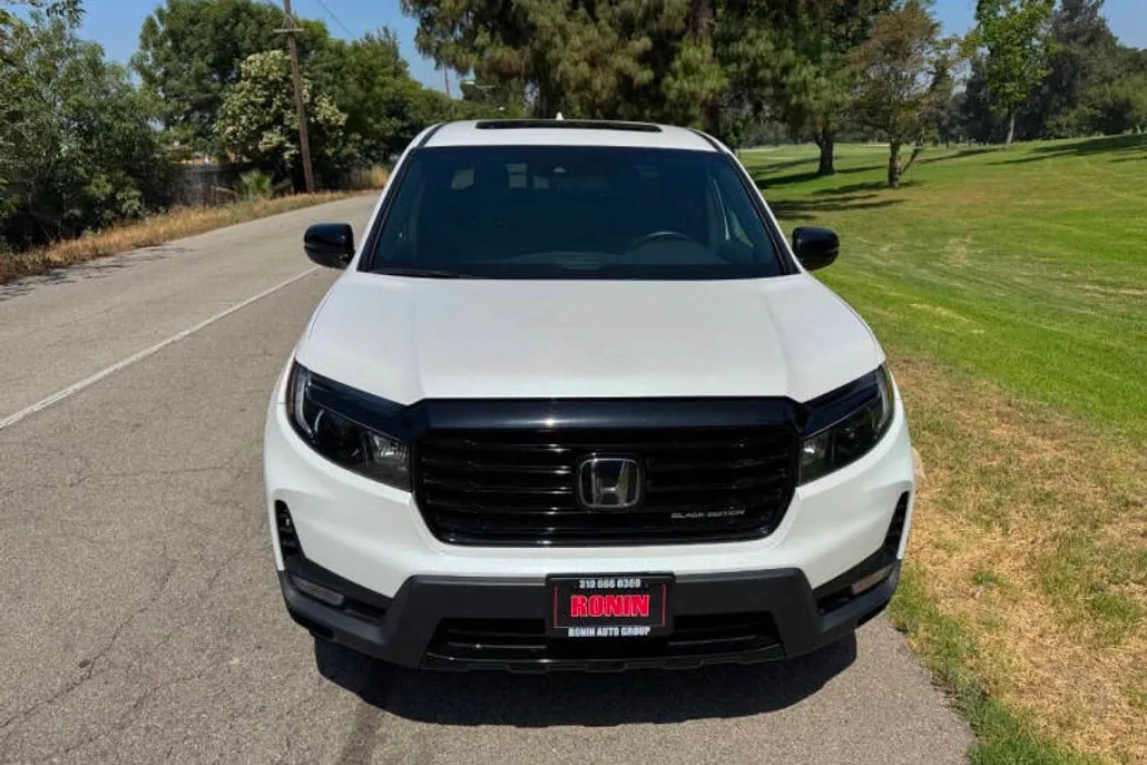 2023 Honda Ridgeline Black Edition photo 1