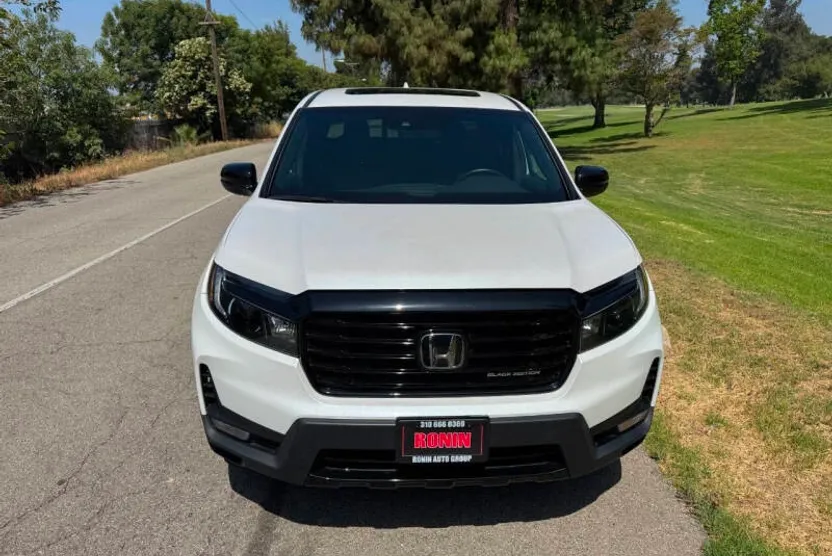2023 Honda Ridgeline Black Edition photo 1