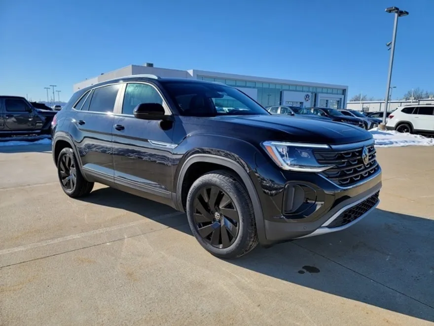 2025 Volkswagen Atlas Cross Sport SE Technology photo 1