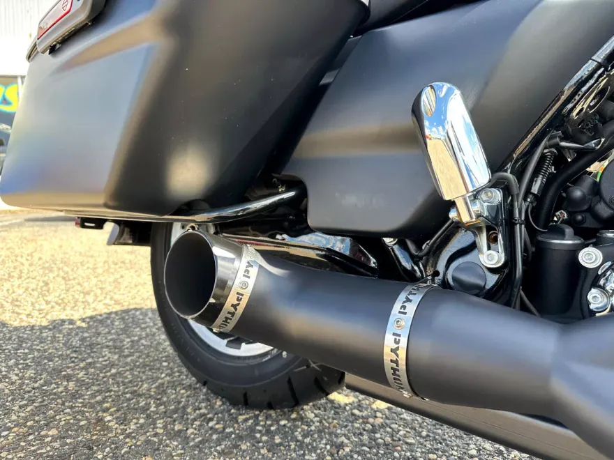 2017 Harley Davidson Street Glide photo 2