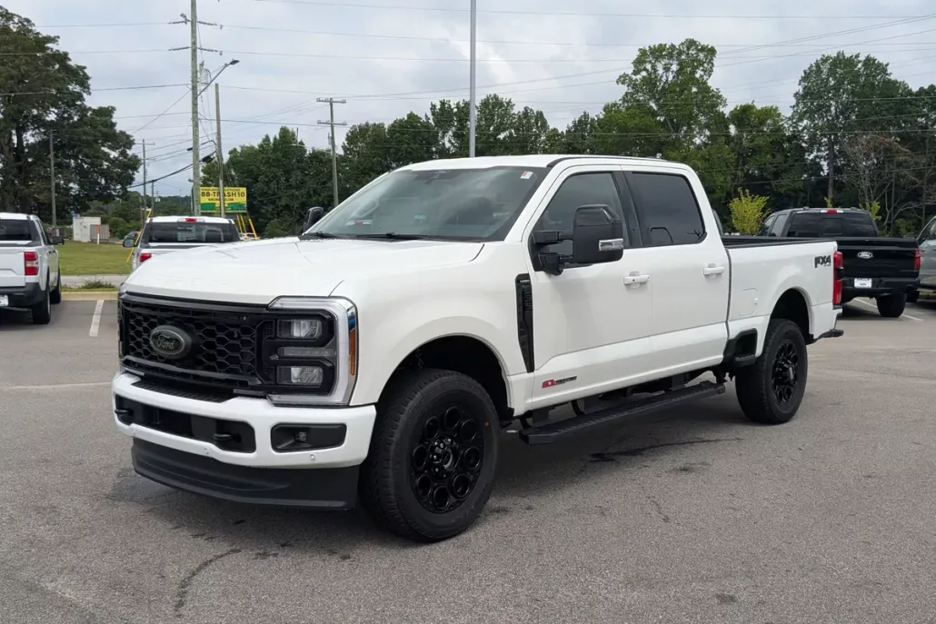 2025 Ford F-350 Lariat photo 1