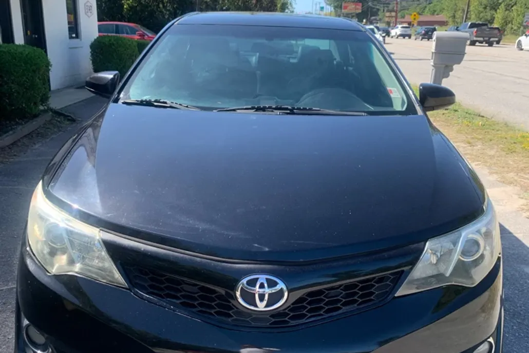 2014 Toyota Camry SE photo 1