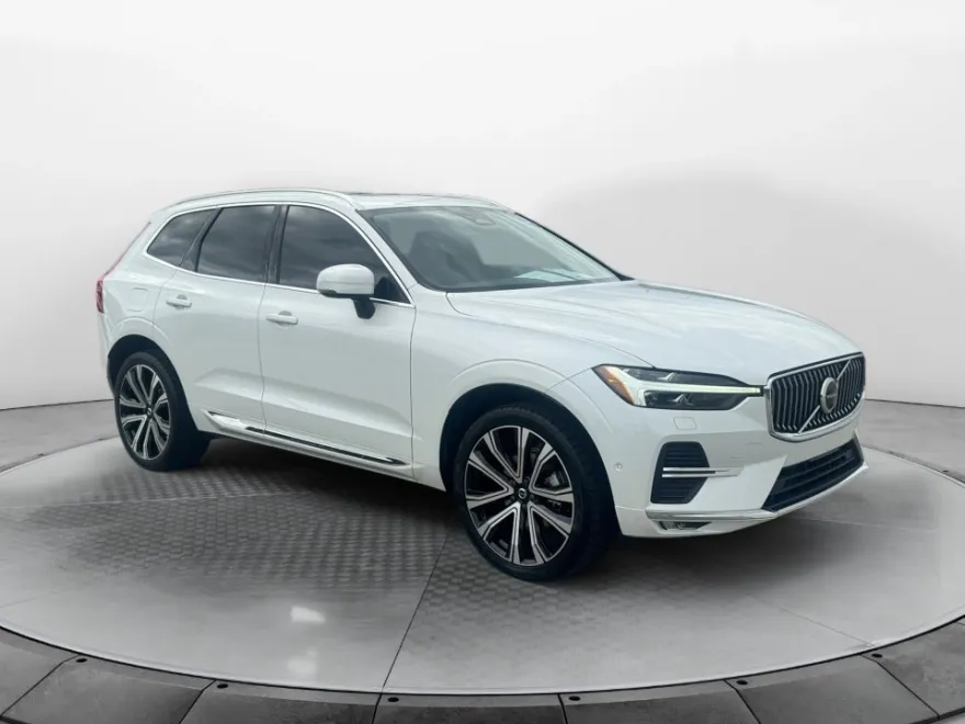 2023 Volvo XC60 B5 Ultimate photo 1