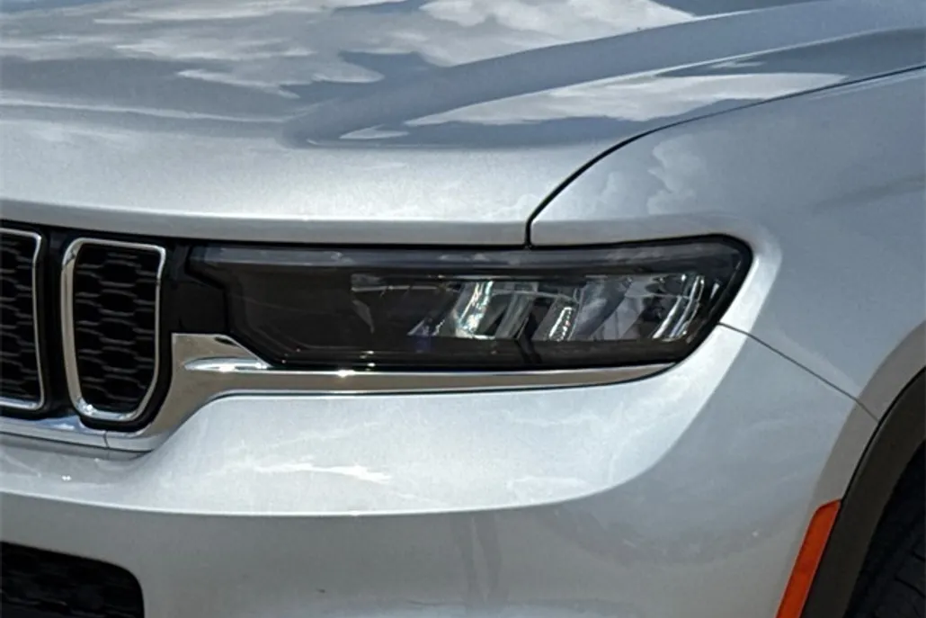 2025 Jeep Grand Cherokee Limited photo 1