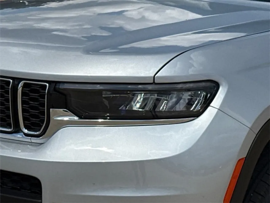 2025 Jeep Grand Cherokee Limited photo 1