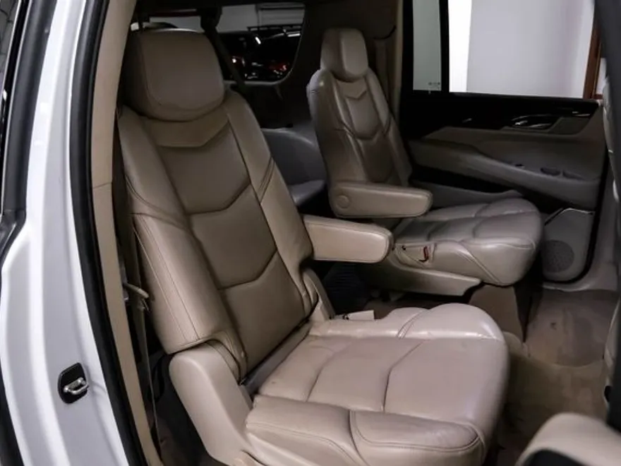 2019 Cadillac Escalade ESV Luxury photo 43