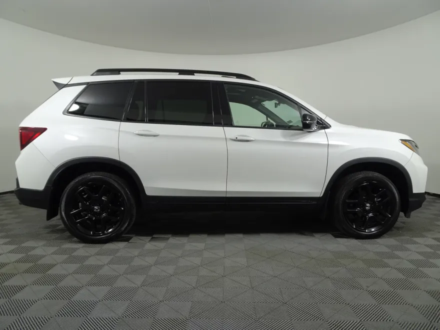 2024 Honda Passport Black Edition photo 1