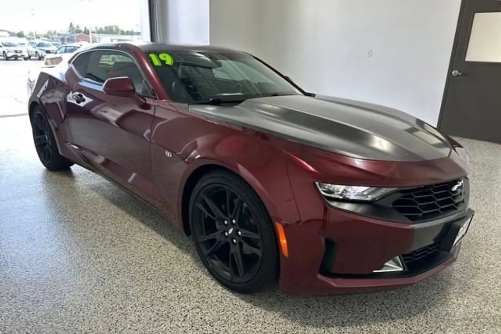 2019 Chevrolet Camaro 2LT photo 1