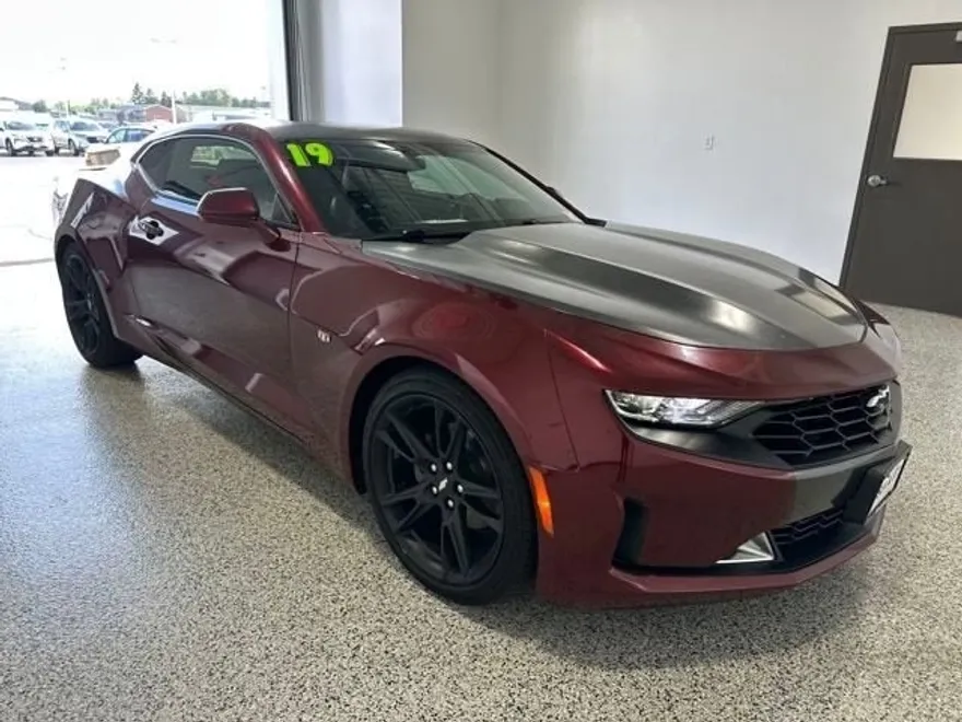 2019 Chevrolet Camaro 2LT photo 1