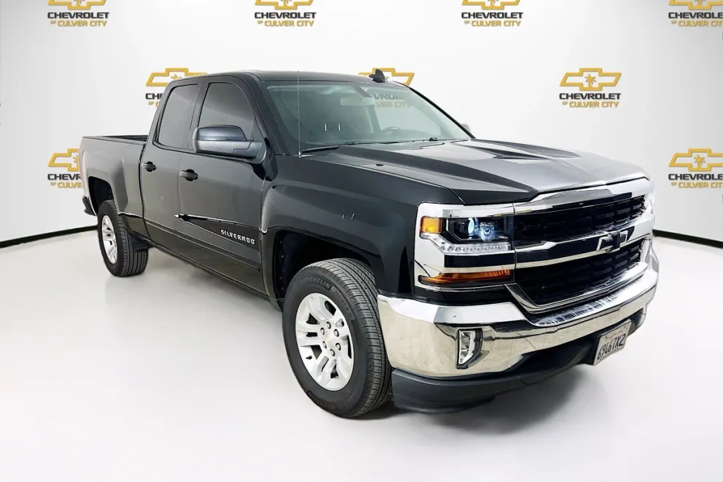 2019 Chevrolet Silverado LT photo 1