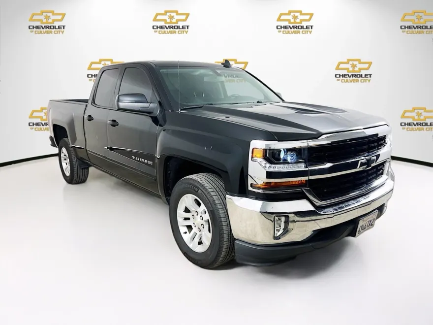 2019 Chevrolet Silverado LT photo 1