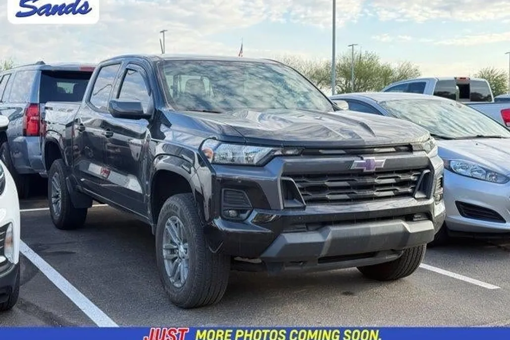 2023 Chevrolet Colorado LT photo 1