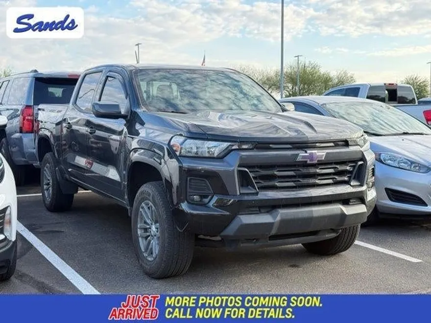 2023 Chevrolet Colorado LT photo 1