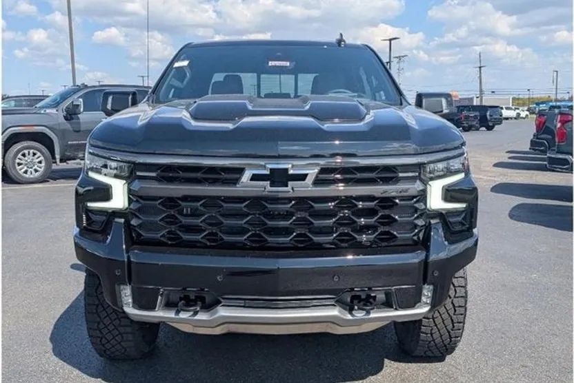 2026 Chevrolet Silverado 1500 ZR2 photo 1