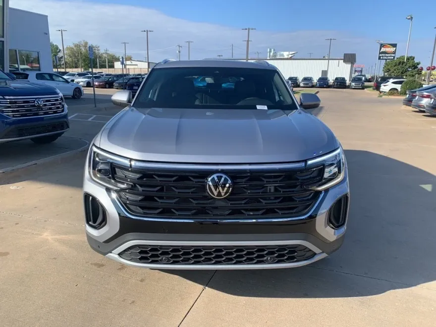 2025 Volkswagen Atlas Cross Sport SE Technology photo 2