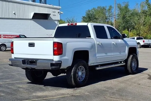 2015 Chevrolet Silverado 1500 LT photo 2